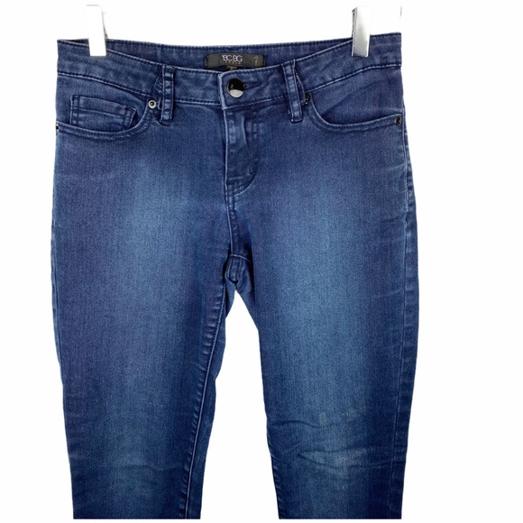 BCBG Ankle Cropped Skinny Jeans Mid Rise Crop Medium Wash Size 2 - Picture 3 of 7
